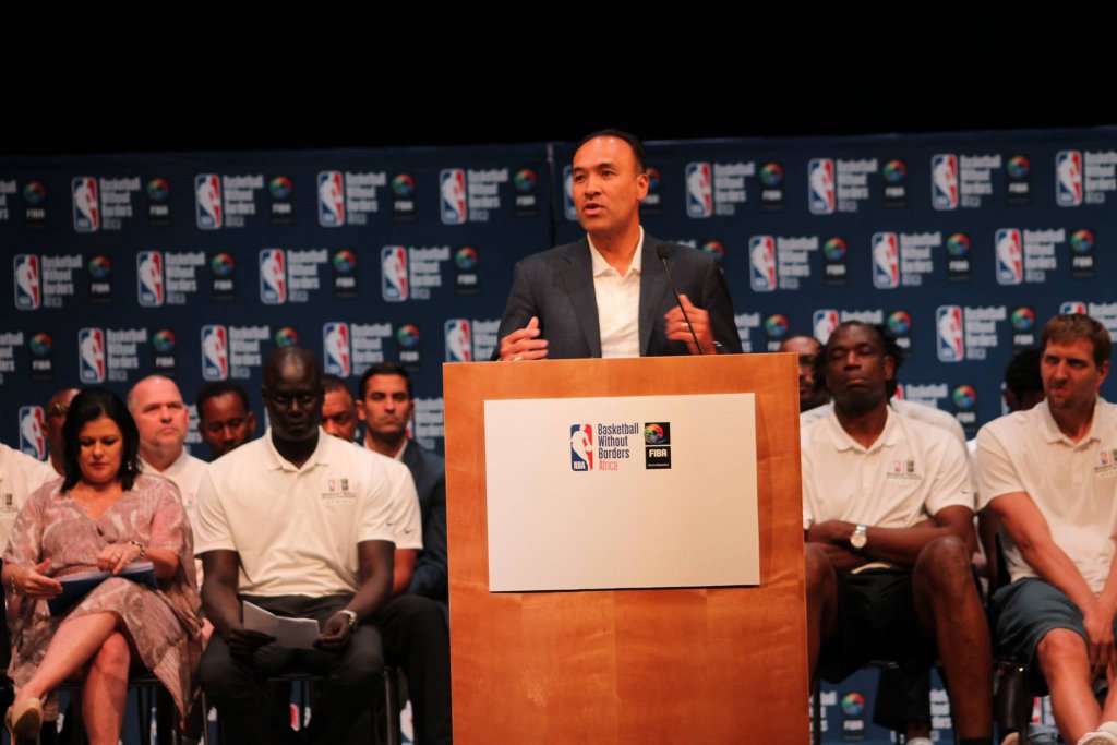 El subdirector Mark Tatum se ha vuelto una cara relevante en los eventos de Basketball Without Borders en Africa.
