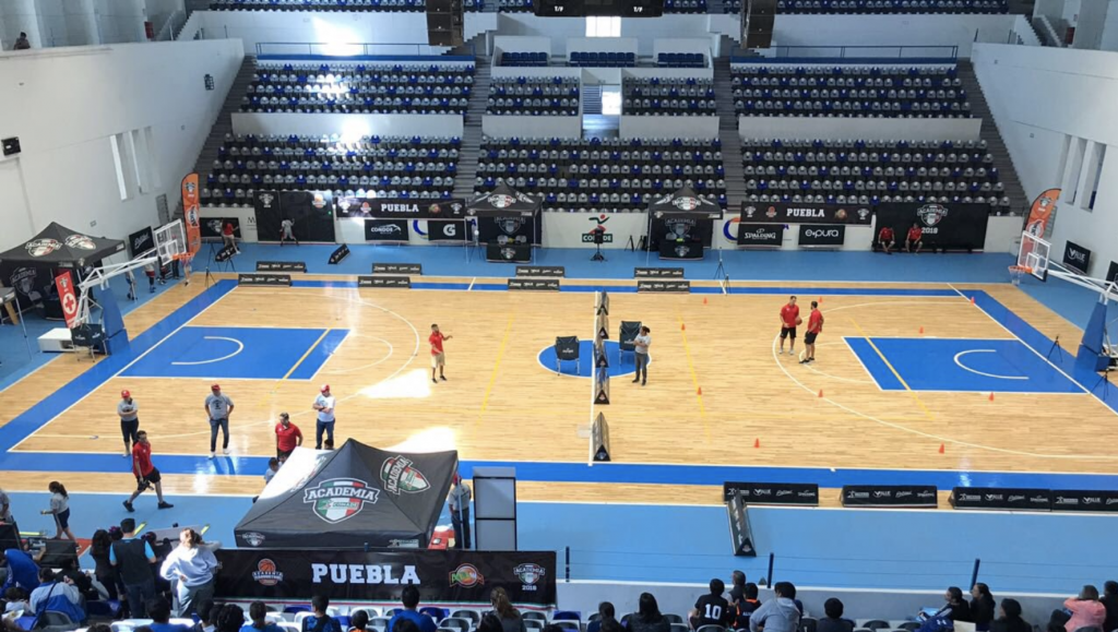 El Gimnasio Miguel Hidalgo ha albergado distintos eventos de baloncesto como la Academia CONADE.