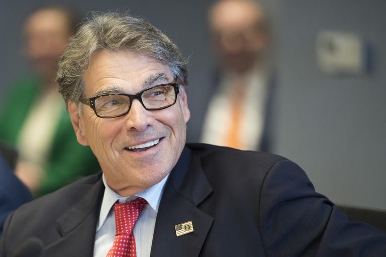El secretario de Energía Rick Perry durante un reunión sobre huracanes en la sede de la Agencia Federal para el Manejo de Emergencias (FEMA).